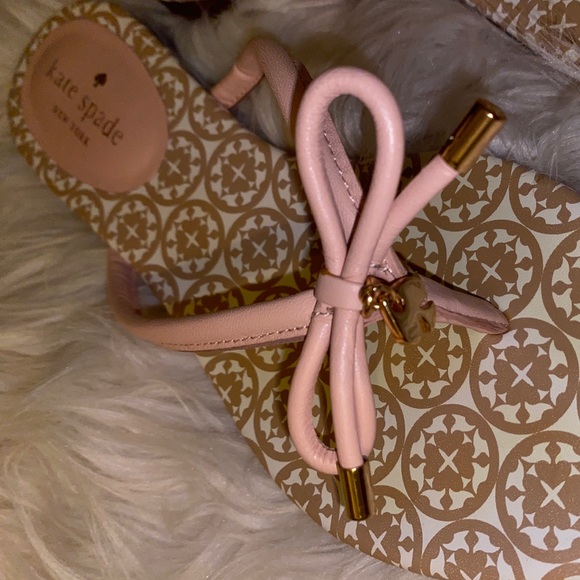 Kate Spade New York | Mistic Bow Flat Thong Sandal - Picture 5 of 9